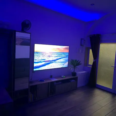 דירה Groundfloor